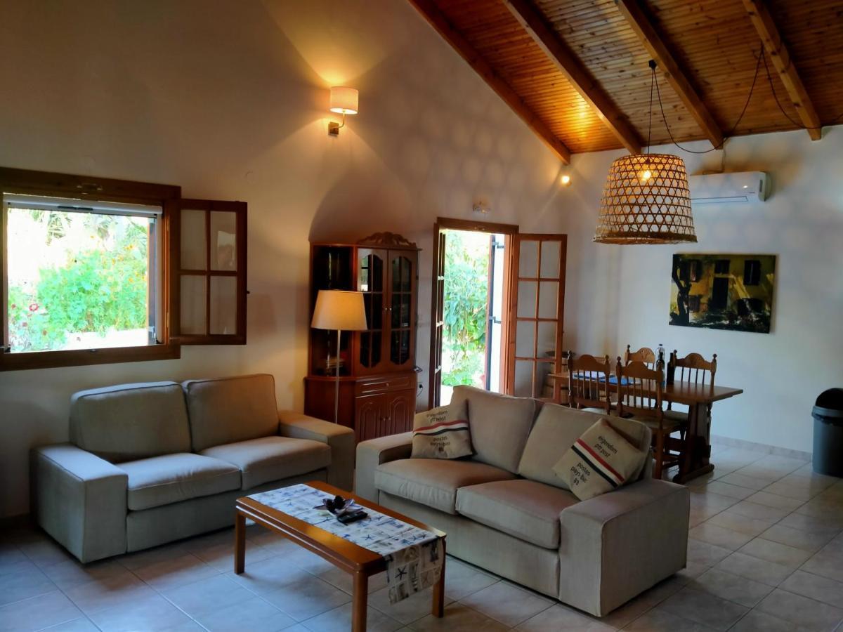 Bungalow Gialova Exterior foto