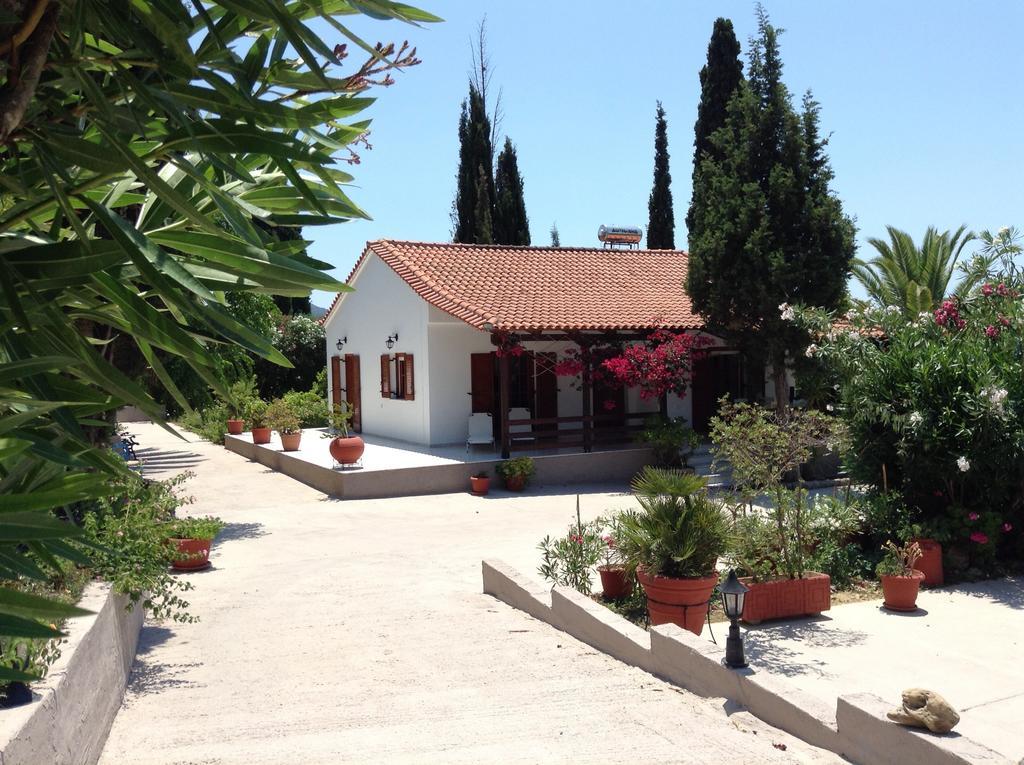 Bungalow Gialova Exterior foto